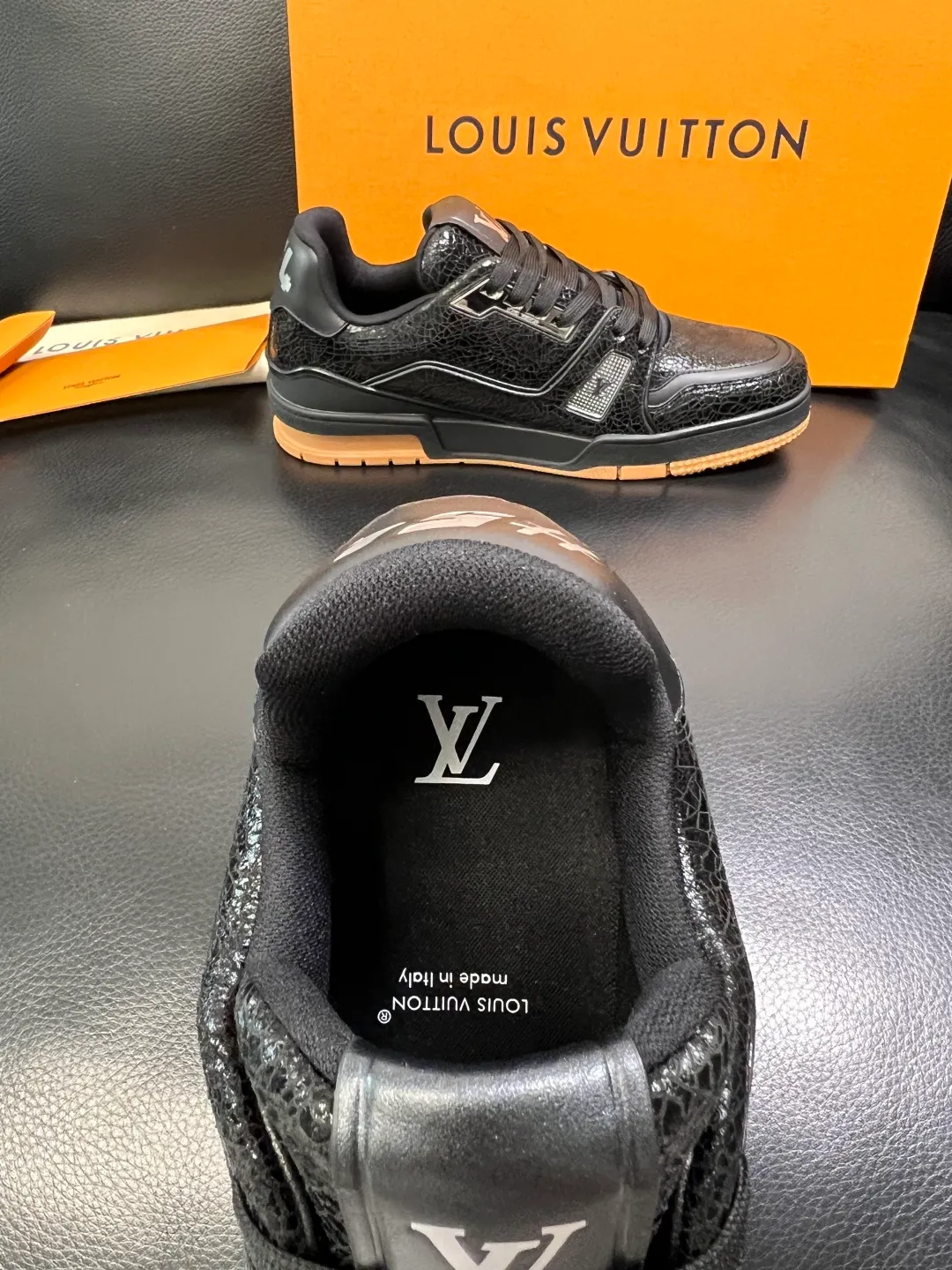 Men's shoes 💰820 Lv high quality top handicrafts Louis Vuitton, counters are equipped with the original factory, the uppers are imported from Italy, high-quality splicing colorful complex crafts, imported cowhide lining is soft and comfortable, soles: original soles specially provided by the original factory, T men's shoes 💰U exclusive movable molded soles are super comfortable, original factory single goods, code number 38-45 (customized 46)